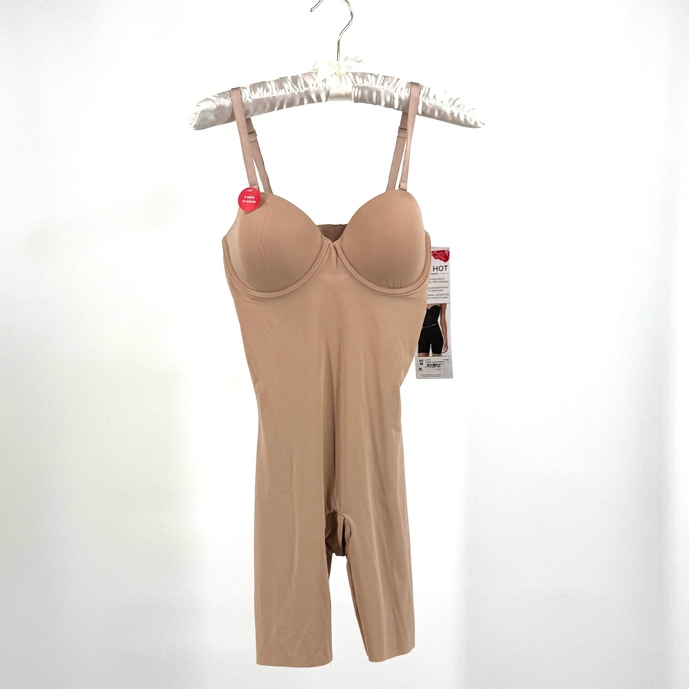 RED HOT by SPANX Moderate Control Shapewear Strapless Cupped Bodysuit Size M